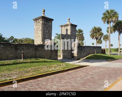 Old Town City Gate ist das ursprüngliche Tor zur ersten spanischen Siedlung in Amerika, St. Augustine Florida, USA. Stockfoto