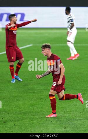 Nicola Zalewski von Roma feiert nach einem Tor von 3-2 während der UEFA Europa League, einem Halbfinale, einem Fußballspiel der 2. Etappe zwischen AS Roma und Manchester United am 6. Mai 2021 im Stadio Olimpico in Rom, Italien - Foto Federico Proietti / DPPI / LiveMedia Stockfoto