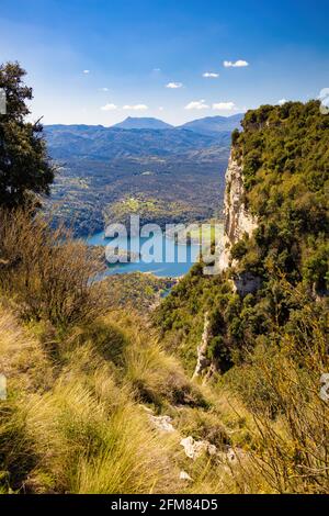 Blick auf einen Teil des Sau-Sumpfes von den Tavertet-Klippen. Collsacabra, Osona, Katalonien, Spanien Stockfoto