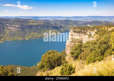 Luftaufnahme eines Teils des Sau-Sumpfes nach Westen, von den Tavertet-Klippen. Collsacabra, Osona, Katalonien, Spanien Stockfoto