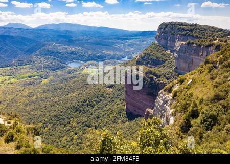 Luftaufnahme des Stausees Sau von den Klippen der Tavertet. Collsacabra, Osona, Katalonien, Spanien Stockfoto