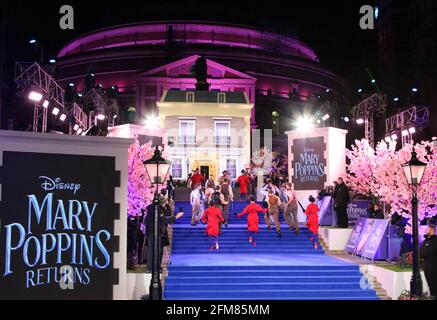 12. Dez 2018 - London, England, UK - Mary Poppins gibt europäische Premiere zurück Fotoshows: Tänzer Stockfoto