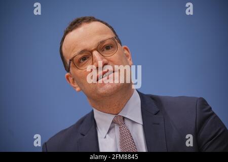 Berlin, Deutschland. Mai 2021. Bundesgesundheitsminister Jens Spahn (CDU) spricht auf der wöchentlichen Pressekonferenz zur aktuellen Krönung. Quelle: Michael Kappeler/dpa/Alamy Live News Stockfoto