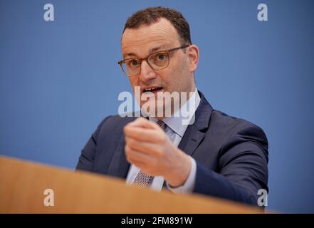 Berlin, Deutschland. Mai 2021. Bundesgesundheitsminister Jens Spahn (CDU) spricht auf der wöchentlichen Pressekonferenz zur aktuellen Krönung. Quelle: Michael Kappeler/dpa/Alamy Live News Stockfoto