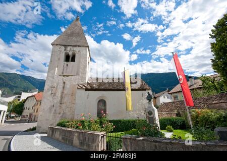 St. Nikolaus-Kirche, Latsch, Vinschgau, Bozen, Trentino-Südtirol, Italien. Nicolò Stockfoto