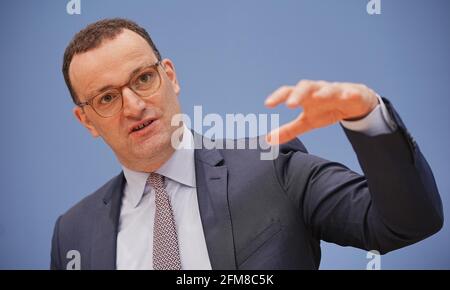 Berlin, Deutschland. Mai 2021. Bundesgesundheitsminister Jens Spahn (CDU) spricht auf der wöchentlichen Pressekonferenz zur aktuellen Krönung. Quelle: Michael Kappeler/dpa/Alamy Live News Stockfoto