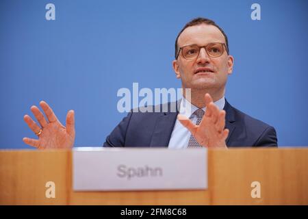 Berlin, Deutschland. Mai 2021. Bundesgesundheitsminister Jens Spahn (CDU) spricht auf der wöchentlichen Pressekonferenz zur aktuellen Krönung. Quelle: Michael Kappeler/dpa/Alamy Live News Stockfoto