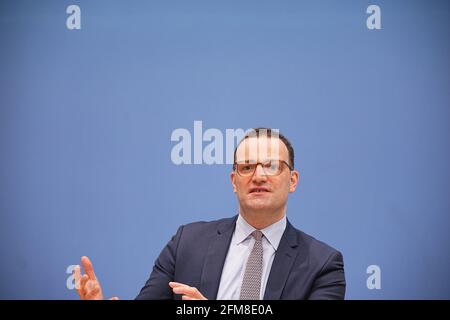 Berlin, Deutschland. Mai 2021. Bundesgesundheitsminister Jens Spahn (CDU) spricht auf der wöchentlichen Pressekonferenz zur aktuellen Krönung. Quelle: Michael Kappeler/dpa/Alamy Live News Stockfoto