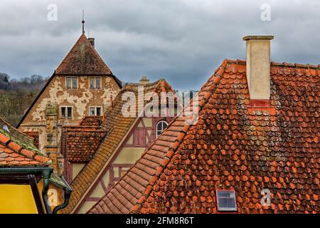 Blick über die Dächer von Rothenburg ob der Tauber in Deutschland. Stockfoto