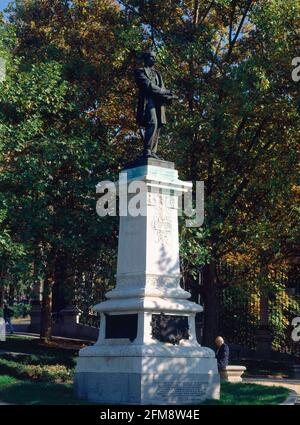 MONUMENTO A CLAUDIO MOYANO EN LA CALLE DE SU MISMO NOMBBRE. Lage: AUSSEN. MADRID. SPANIEN. MOYANO SAMANIEGO CLAUDIO. Stockfoto