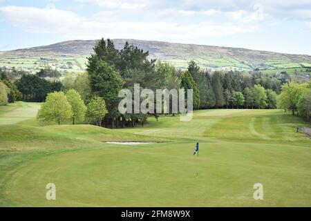 Bantry, West Cork, Irland. Mai 2021. Viele Golfplätze werden in Irland eröffnet, da die Beschränkungen von Covid 19 gelockert werden, eröffnete der Bantry Bay Golf Club am 10. Mai sein Gelände. Kredit: Karlis Dzjamko/Alamy Live Nachrichten Stockfoto