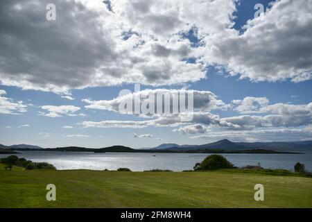 Bantry, West Cork, Irland. Mai 2021. Viele Golfplätze werden in Irland eröffnet, da die Beschränkungen von Covid 19 gelockert werden, eröffnete der Bantry Bay Golf Club am 10. Mai sein Gelände. Kredit: Karlis Dzjamko/Alamy Live Nachrichten Stockfoto