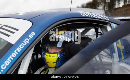 KAGEROD 20210507 Schwedens Prinz Carl Philip in seinem Porsche während der Qualifikationsrunde des Porsche Carrera Cup auf der Ring Knutstorp Rennstrecke vor Kagerod in Südschweden. Foto Andreas Hillergren / TT kod 10600. Stockfoto