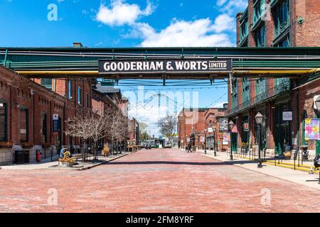 Der Distillery District, einer der berühmtesten Touristenattraktionen in der Altstadt von Toronto, Kanada. In diesen Tagen ist der berühmte Ort leer d Stockfoto