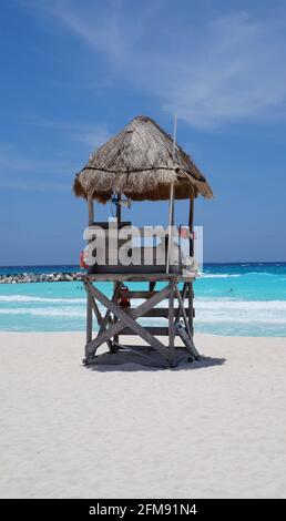 Rettungsschwimmer Turm am Strand in Mexiko Stockfoto