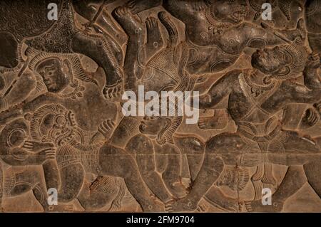 Carving von Soldaten in der Schlacht von Kurukshetra, Angkor Wat Tempel, Siem Riep, Kambodscha Stockfoto