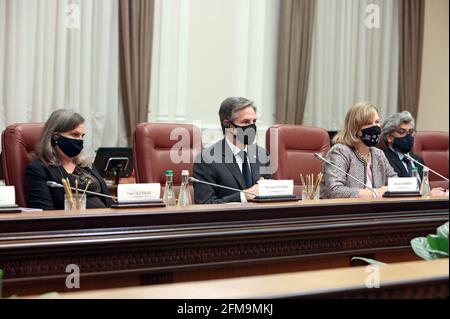 Nicht exklusiv: KIEW, UKRAINE - 6. MAI 2021 - Unterstaatssekretärin für politische Angelegenheiten Victoria Nuland, US-Außenminister Antony J. Blinken und US Cha Stockfoto