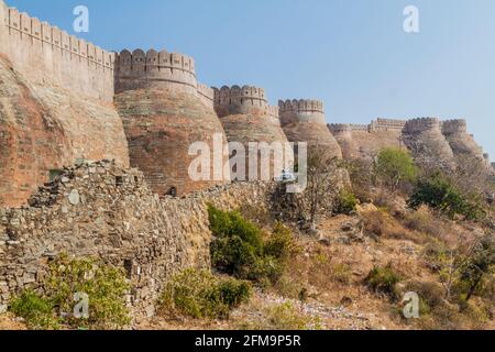 Mauern der Festung Kumbhalgarh, Rajasthan Staat, Indien Stockfoto