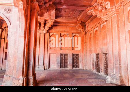 Jama Masjid Moschee Innenhofmauern an der alten Stadt Fatehpur Sikri, Uttar Pradesh Staat, Indien Stockfoto