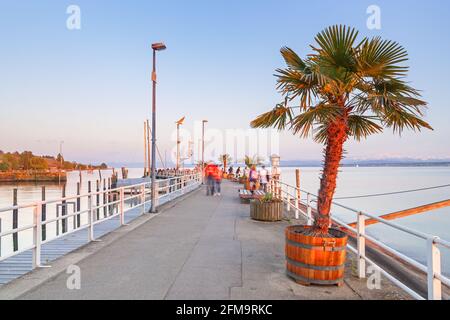 Seepromenade in Meersburg am Bodensee, Bodensee-Kreis, Baden, Baden-Württemberg, Süddeutschland, Deutschland, Europa Stockfoto