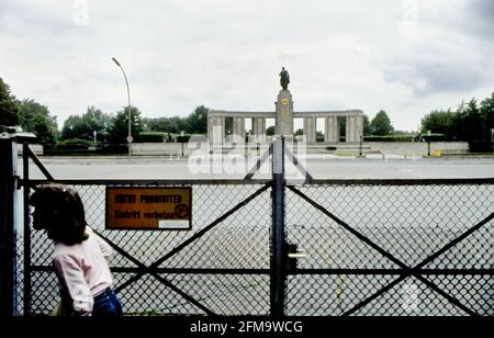 Berliner Mauer, Grenze, Juli 1984, sowjetisches Denkmal im Tiergarten in der Str.17.Juni Stockfoto