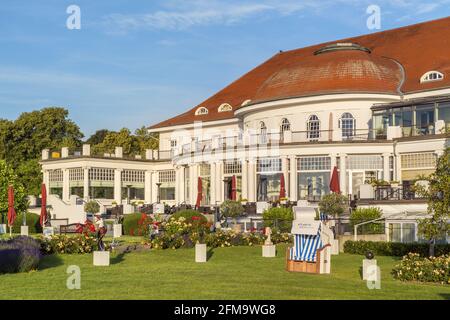 Grand Hotel Atlantic an der Strandpromende in Travemünde, Hansestadt Lübeck, Schleswig-Holstein, Deutschland Stockfoto