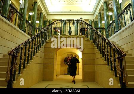 Der Eingang zur neuen Queen's Gallery, neben Buckingham Palace,17. Mai 2002 Foto Andy Paradise Stockfoto