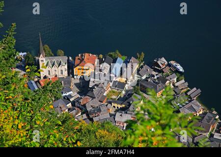 Draufsicht auf die Marktstadt Hallstatt am See Hallstatt im Salzkammergut in Oberösterreich Stockfoto