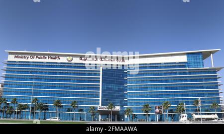 Ansicht des Hauptquartiers des Gesundheitsministeriums in Doha, Katar Stockfoto