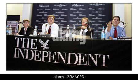 The Independent Fringe Meeting mit den Rednern David Miliband, Ruth Kelly und Ed Balls unter dem Vorsitz von Steve Richards beim Labor Party Conf. In Brighton.pic David Sandison 26/9/2005 Stockfoto