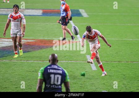 Leeds, Großbritannien. Mai 2021. Lachlan Coote (1) aus St Helens schießt am 5/7/2021 in Leeds, Großbritannien, eine Strafe ab. (Foto von Mark Cosgrove/News Images/Sipa USA) Quelle: SIPA USA/Alamy Live News Stockfoto