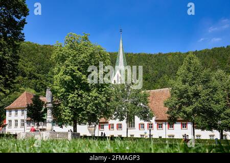 Kloster ihm Blaubeuren an einem Sommertag. Deutschland, Baden-Württemberg, Benediktinerorden, Stockfoto