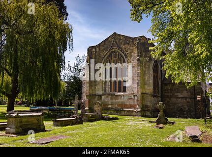 Much Wenlock, eine mittelalterliche Stadt und Gemeinde in Shropshire, England. Die Holy Trinity Church in der Wilmore Street ist die anglikanische Pfarrkirche. Stockfoto
