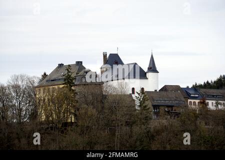 Blick von Winten auf die Wildenburg, Höhenburg aus dem 13. Jahrhundert, Hellentahal Stockfoto