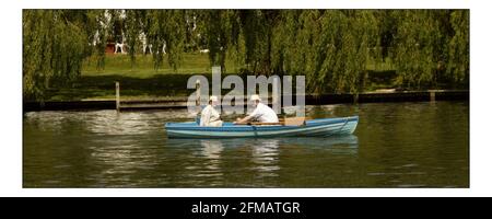 Herrlicher Sommer Henley über Thamespic David Sandison 27/5/2005 Stockfoto