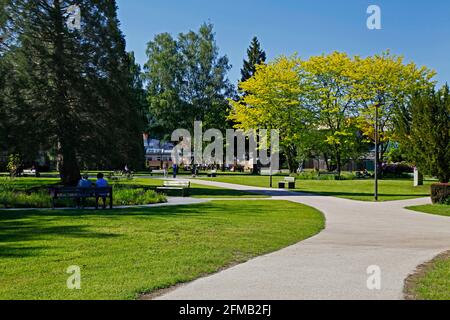 Kurpark, Kurgäste, Bad Soden-Salmünster, Hessen, Deutschland Stockfoto