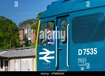 Bridgnorth ist eine Stadt in Shropshire, England. Der Fluss Severn teilt es in eine hohe Stadt und eine niedrige Stadt. Stockfoto