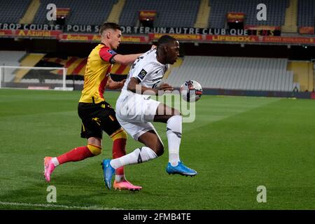 Lens, Hauts de France, Frankreich. Mai 2021. Mittelfeldspieler von Lille BOUBAKARY SOUMARE im Einsatz während der französischen Fußballmeisterschaft Ligue 1 Uber isst Lille gegen RC Lens im Felix Bollaert Delelis Stadion - Lens.Lille gewann 3:0 und behält die Tabellenführung vor PSG von NEYMAR Jr und KYLIAN MBAPPE.Quelle: Pierre Stevenin/ZUMA Wire/Alamy Live News Stockfoto