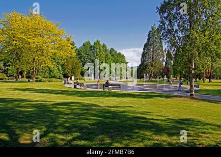 Kurpark, Brunnen, Kurgäste, Bad Soden-Salmünster, Hessen, Deutschland Stockfoto