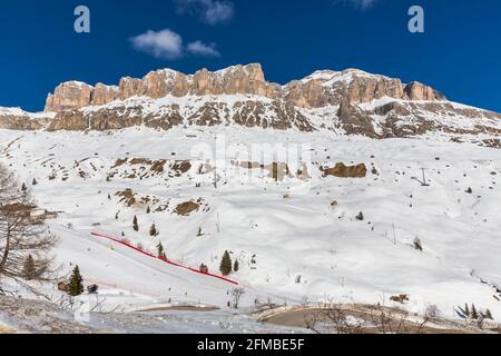 Sellagruppe, Terrasse der Dolomiten, Bergstation Sass Pordoi, 2950 m, Punta de Joel, 2945 m, Piz Boé, 3152 m, Pordoipass, Sellaronda, Südtirol, Südtirol, Dolomiten, Italien, Europa Stockfoto