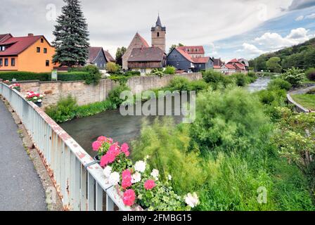 Brücke, Stadtkirche, St. Bartholomäus, Stadtmauer, Fluss, Werra, Stadtpanorama, Themar, Thüringen, Deutschland, Europa Stockfoto