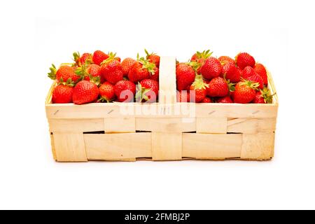 Erdbeeren im Chipkorb Stockfoto