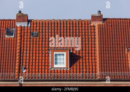 Dach und Oberlicht auf einem Backsteinhaus, Bremen, Deutschland, Europa Stockfoto