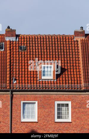 Dach und Oberlicht auf einem Backsteinhaus, Bremen, Deutschland, Europa Stockfoto