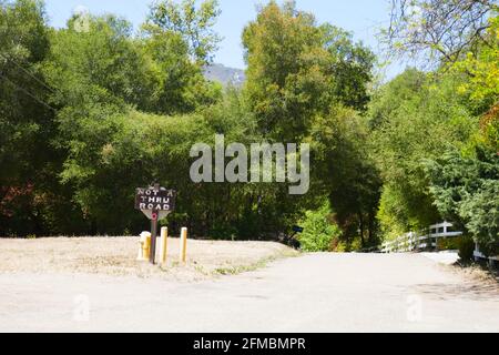 Calabasas, Kalifornien, USA 3. Mai 2021 EINE allgemeine Sicht der Atmosphäre des Musikers Liam Payne über das ehemalige Haus/Haus einer Direktion und das Haus/Haus von Singer Halsey am 3. Mai 2021 in Calabasas, Kalifornien, USA. Foto von Barry King/Alamy Stockfoto Stockfoto