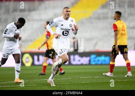 Burak Yilmaz, der türkische Stürmer von Lille, feiert am 7. Mai 2021 ein Tor beim Fußballspiel der französischen Ligue 1 zwischen Lens (RCL) und Lille (LOSC) in Lens, Frankreich. Foto von Julie Sebadelha/ABACAPRESS.COM Stockfoto