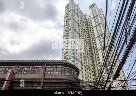 Alt und neu, Gebäude, Binondo aka Chinatown, Manila, Philippinen Stockfoto