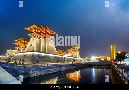 Das Yingtian Tor ist das Südtor der Stadt Luoyang in den Sui- und Tang-Dynastien. Es wurde 605 erbaut. Stockfoto