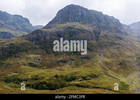 Gearr Aonach (689 m) im Glen Coe National Nature Reserve Area in Schottland. Stockfoto