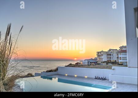 Sonnenaufgang über dem Schwarzen Meer in Sozopol, Bulgarien Stockfoto